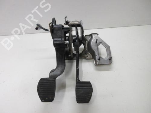 Used Clutch pedal Clutch pedal PEUGEOT 208 I (CA_, CC_) 1.6 BlueHDi 100 (100 hp) 20894993 20894993