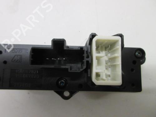 Used Warning switch Warning switch ALFA ROMEO 159 (939_) 1.9 JTDM 16V (939AXC1B, 939AXC12) (150 hp) 22107224 22107224