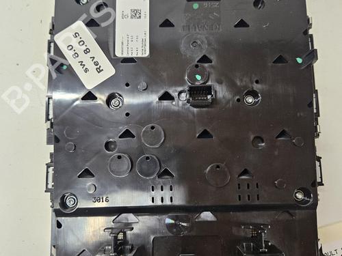 display-monitor-renault-megane-iv-grandtour-k9amn_-2016-36571918 main image
