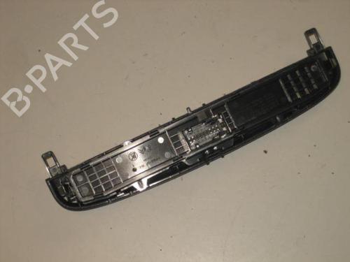 Used Warning switch Warning switch PEUGEOT 308 I (4A_, 4C_) 1.6 HDi (90 hp) 22105539 22105539