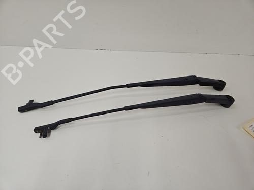 Used Front windshield wiper arm Front windshield wiper arm 24200669 24200669