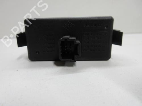 Used Warning switch Warning switch RENAULT TWINGO II (CN0_) 1.5 dCi (CN0E) (64 hp) 20896951 20896951