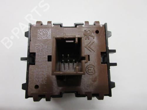 Used Lights ECU Lights ECU PEUGEOT 508 SW I (8E_) 2.0 HDi 180 RXH (181 hp) 22108263 22108263