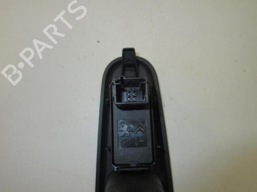 Used Right rear window switch PEUGEOT 5008 (0U_, 0E_) 1.6 HDi (110 hp) 20897628