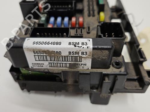 Used Fuse box Fuse box PEUGEOT 807 (EB_) 2.0 HDi (107 hp) 30923159 30923159