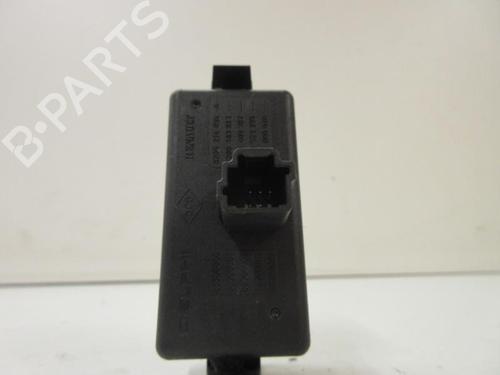 Used Warning switch RENAULT KANGOO / GRAND KANGOO II (KW0/1_) 1.5 dCi 90 (KW05, KW08, KW0G, KW11) (90 hp) 20906588