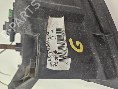 Used Left front fog light Left front fog light 37449818 37449818