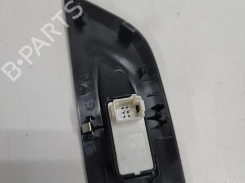 Used Right front window switch Right front window switch PEUGEOT 208 II (UB_, UP_, UW_, UJ_) 1.5 BlueHDI 100 (102 hp) 22109470 22109470