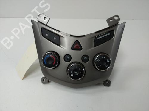 Used Climate control CHEVROLET AVEO Hatchback (T300) 1.3 D (95 hp) 20894508