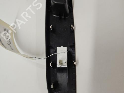 Used Right front window switch Right front window switch OPEL CORSA F (P2JO) 1.2 (68) (75 hp) 26929102 26929102