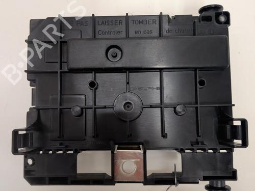Used Fuse box Fuse box 37187434 37187434