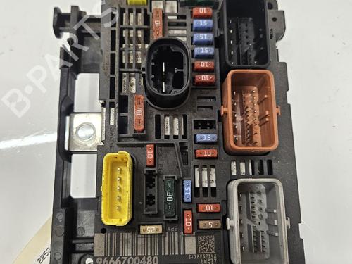 Used Fuse box Fuse box PEUGEOT 308 SW I (4E_, 4H_) 1.6 HDi (109 hp) 40290186 40290186