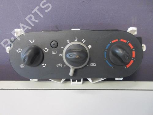 Used Climate control RENAULT TWINGO II (CN0_) 1.5 dCi (CN0E) (64 hp) 20901446