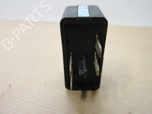 Used Headlight switch OPEL AGILA (A) (H00) 1.2 16V (F68) (75 hp) 22107338