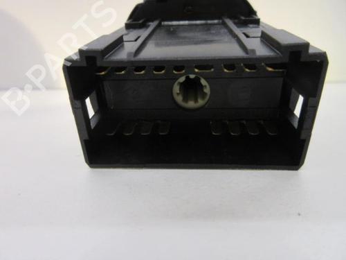 Used Headlight switch VW POLO (9N_, 9A_) 1.2 12V (64 hp) 22107673