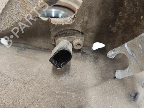 Used Right front steering knuckle Right front steering knuckle VW GOLF SPORTSVAN VII (AM1, AN1) [2014-2020] 33834683 33834683