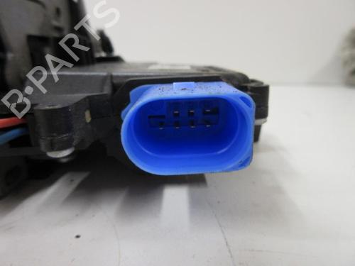 Used Rear right lock VW TOURAN (1T1, 1T2) 1.9 TDI (105 hp) 20895384