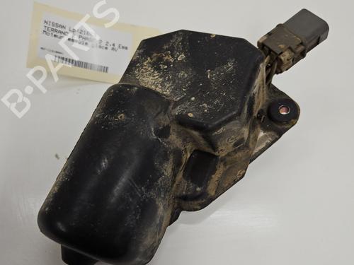 Used Front wiper motor NISSAN TERRANO II (R20) 2.4 4WD (116 hp) 29494842