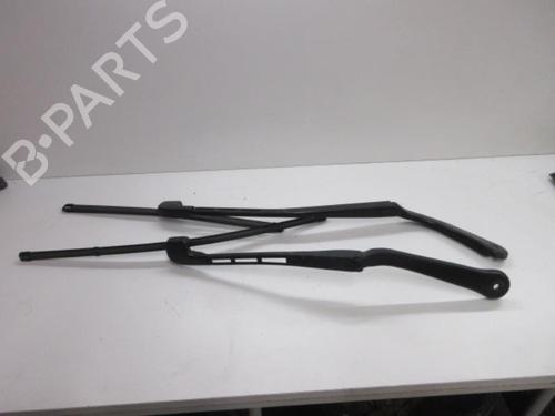 Used Front windshield wiper arm BMW 3 (E90) 320 d (177 hp) 20891887