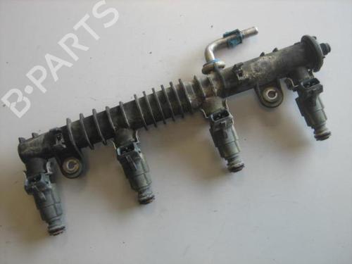 Used Injection rail OPEL AGILA (A) (H00) 1.2 16V (F68) (75 hp) 22105318