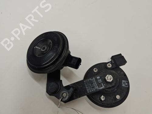 horn-toyota-c-hr-_x1_-2016-24865648 main image