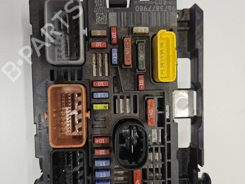 Used Fuse box PEUGEOT 3008 I MPV (0U_) 2.0 HDi 150 / BlueHDi 150 (150 hp) 28798342