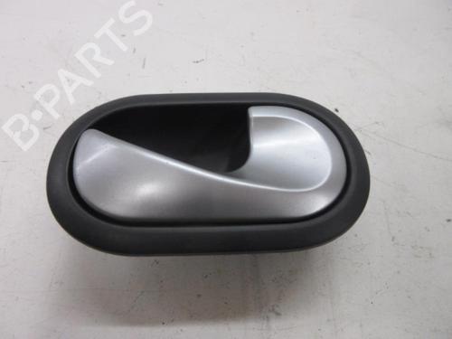 Used Front right interior door handle RENAULT CLIO III (BR0/1, CR0/1) 1.5 dCi (C/BR0G, C/BR1G) (68 hp) 20895085