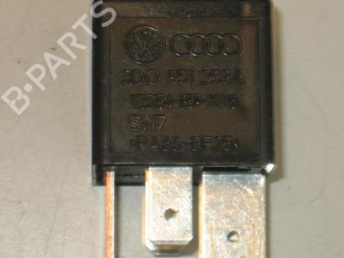 Used Electronic module Electronic module AUDI A3 (8P1) 2.0 TDI 16V (140 hp) 22105395 22105395