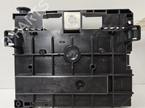 Used Fuse box Fuse box 37671998 37671998