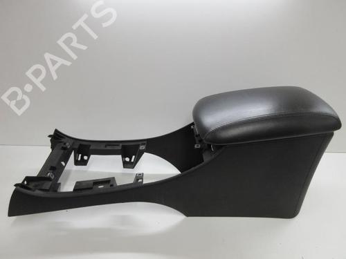 Used Armrest / Center console Armrest / Center console PEUGEOT 607 (9D, 9U) 2.7 HDi 24V (204 hp) 22107527 22107527