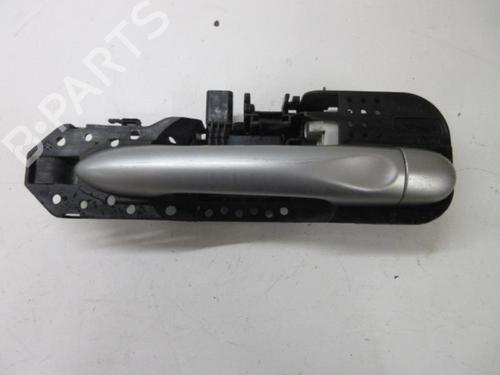 Used Rear right exterior door handle RENAULT MEGANE III Grandtour (KZ0/1) 1.5 dCi (KZ09, KZ0D, KZ1G, KZ29, KZ14, KZ1W, KZ10, KZ1F,... (110 hp) 22106938