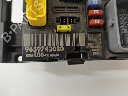 Used Fuse box PEUGEOT 307 (3A/C) 1.6 HDi 110 (109 hp) 27920915