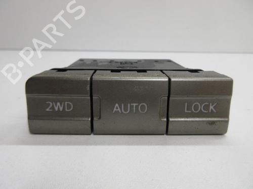 Switch NISSAN X-TRAIL I (T30) 2.2 Di 4x4 | BP22108049I30 