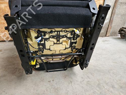 Left front seat CITROËN C3 III (SX) 1.2 THP 110 (SXHNPS, SXHNZT, SXHNZ6) | BP30380958C15 - Image 3