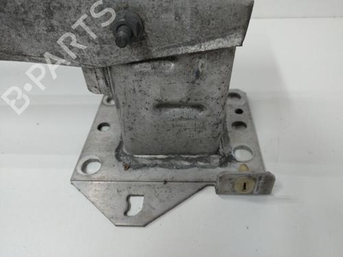 Used Front bumper reinforcement Front bumper reinforcement 20894330 20894330