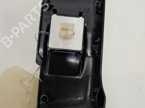 Used Left front window switch Left front window switch CITROËN C3 III (SX) 1.5 BlueHDi 100 (SXYHYP, SXYHTU) (102 hp) 28425272 28425272