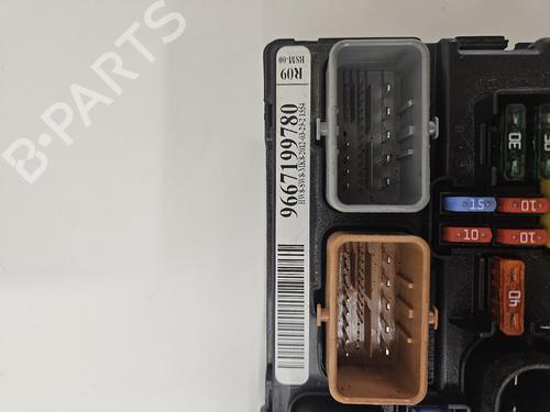 Used Fuse box Fuse box 37449847 37449847