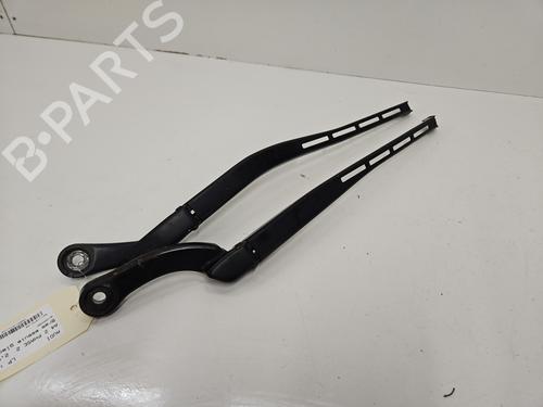 Used Front windshield wiper arm AUDI A4 B7 (8EC) 2.5 TDI (163 hp) 28445474