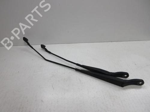 Used Front windshield wiper arm PEUGEOT 208 I (CA_, CC_) 1.4 HDi (68 hp) 20891548