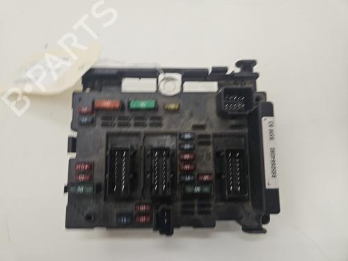 Sikringsdåse PEUGEOT 206 Hatchback (2A/C) 2.0 HDI 90 (90 hp) 32331681