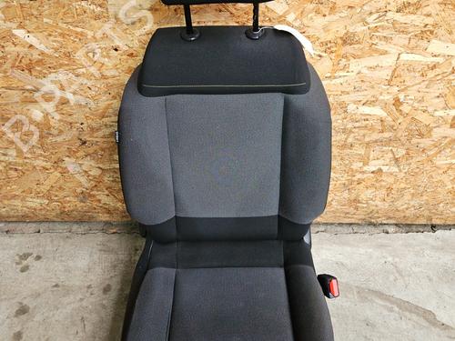 Right front seat CITROËN C3 III (SX) 1.2 THP 110 (SXHNPS, SXHNZT, SXHNZ6) | BP31020041C16 - Image 5