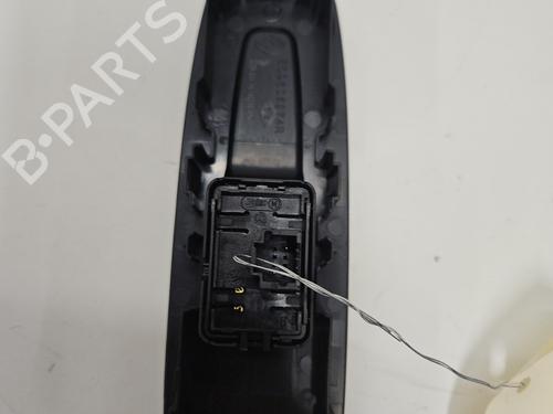 right-front-window-switch-renault-megane-iv-hatchback-b9amn_-2015-31698367 main image