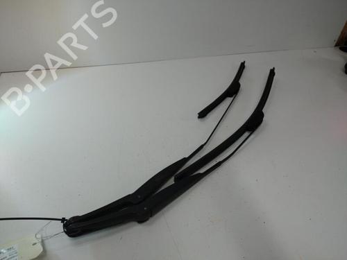 Used Front windshield wiper arm FIAT PANDA (169_) 1.2 (169.AXB11, 169.AXB1A) (60 hp) 20899843