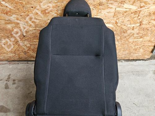 left-front-seat-citroen-c3-iii-sx-2016-30380958 main image