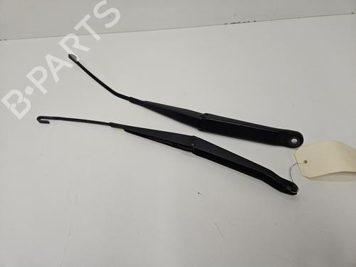 Used Front windshield wiper arm FIAT PUNTO (188_) 1.2 60 (188.030, .050, .130, .150, .230, .250) (60 hp) 27606054