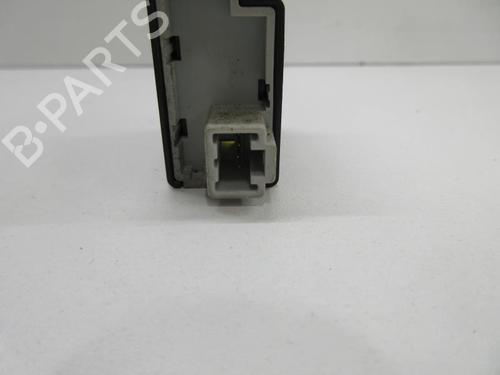 Used Headlight switch NISSAN X-TRAIL I (T30) 2.2 Di 4x4 (114 hp) 22108051