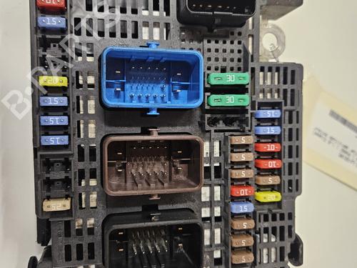 Używane Skrzynka bezpieczników Skrzynka bezpieczników DS DS 4 / DS 4 CROSSBACK (NX_) [2015-2018] 34385136 34385136