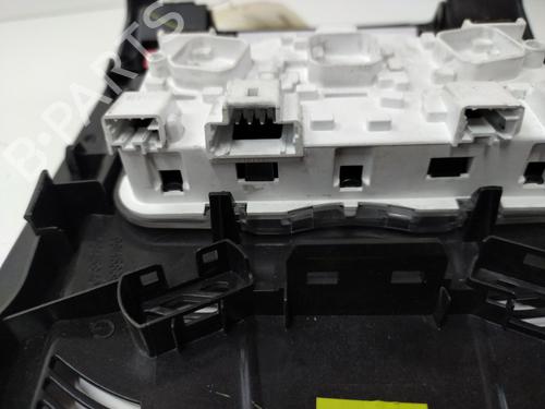 Interior roof light PEUGEOT 3008 II SUV (MC_, MR_, MJ_, M4_) 1.5 BlueHDi 130 | BP20907775I8