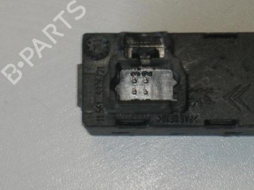 Used Left rear window switch Left rear window switch PEUGEOT 307 Break (3E) 1.6 HDi 110 (109 hp) 20903761 20903761