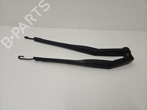front-windshield-wiper-arm-honda-civic-viii-hatchback-fn-fk-2005-2006-2007-2008-2009-2010-2011-2012-30555607 main image